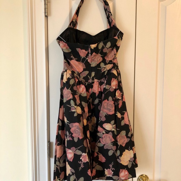 Halter top flowery dress, knee-length - Picture 2 of 5